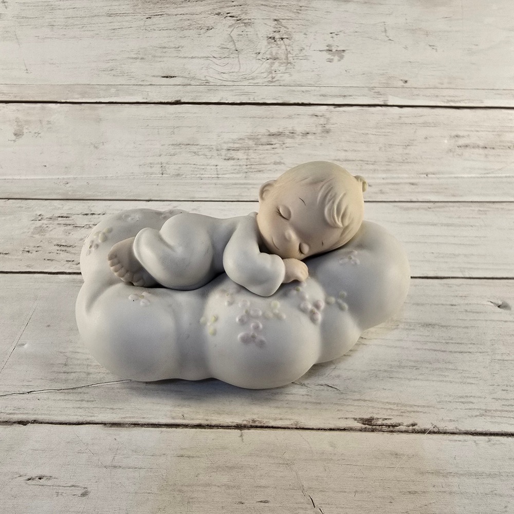 VTG Precious Moments 1992 Safe In The Arms Of Jesus Baby Cloud Figurine 521922